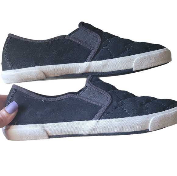 Ugg leather/fabric quilted stitch slip on sneakers size 6 - Picture 2 of 5